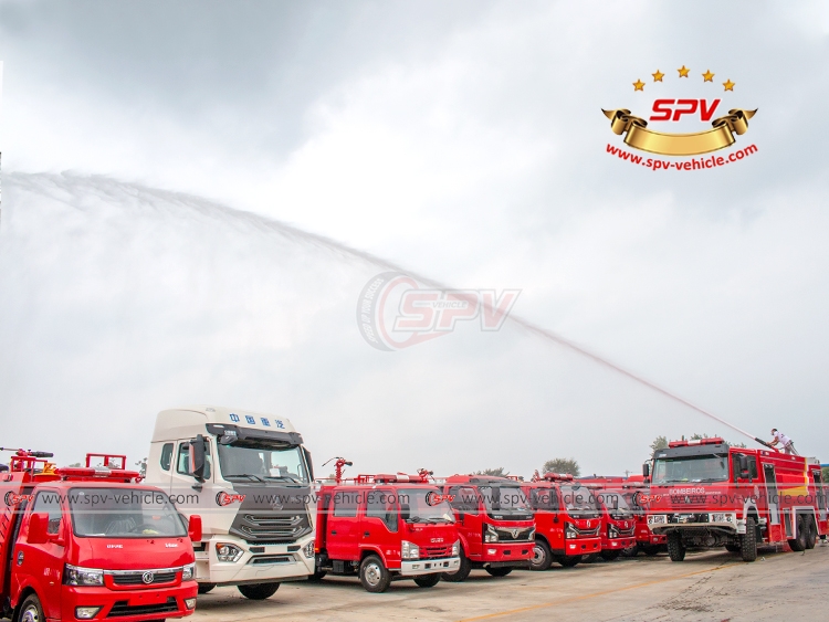 12,000 Litres Off-road Fire Engine Sinotruk - Shooting